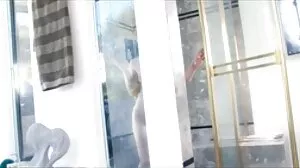 முதல் முறையாக தனி பெண் உச்சியை