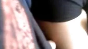 திடமான கடினமான இயற்கை மார்பகங்கள்